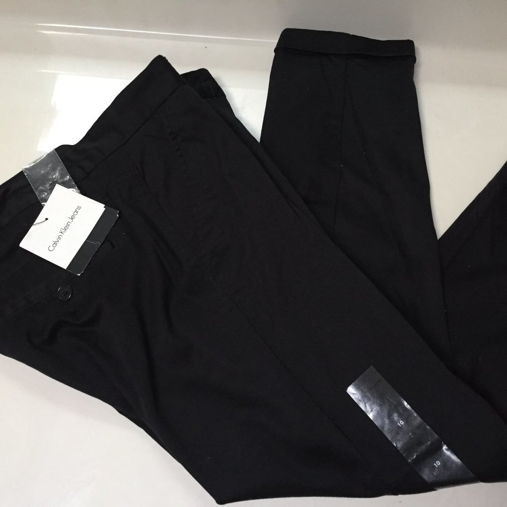 NWT Calvin Klein Jeans black Womens capri roll cuff size 10